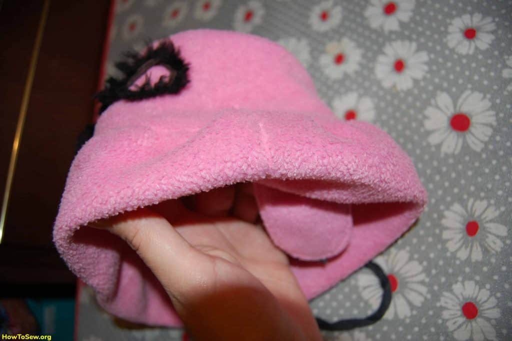 Children's hat made of pink fleece