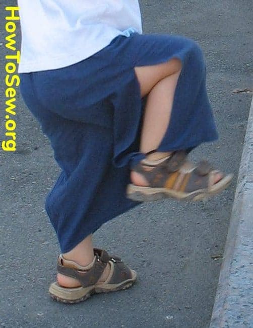 Детские штаны для девочек. Комплект из синей марлевки.