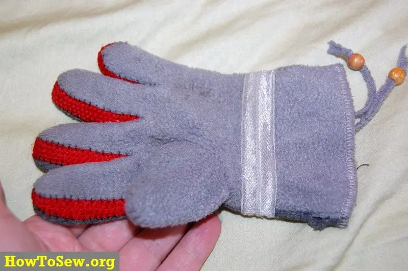Самодельная перчатка. Собачка из перчатки своими руками. Вымя из перчатки для детей. Как сделать перчатки самодельные на руки.